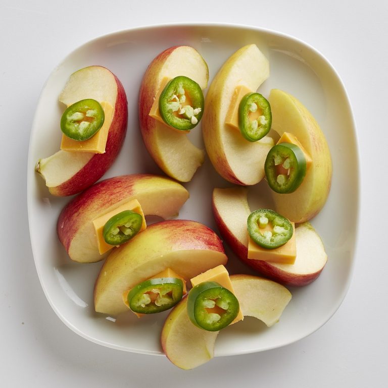 Apple & Cheddar with Jalapeño Slices