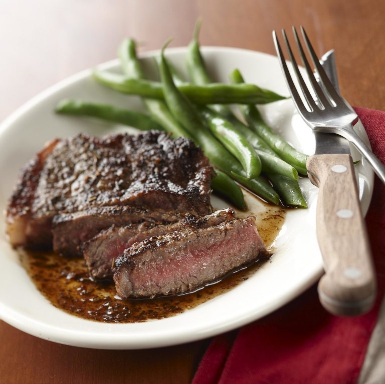 Herbed Steak with Balsamic Sauce